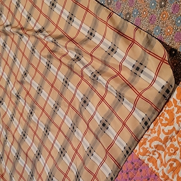 Burberry Classic Plaid square silk scarf *flaws* *missing authentic tag* 34x33 - Picture 2 of 7